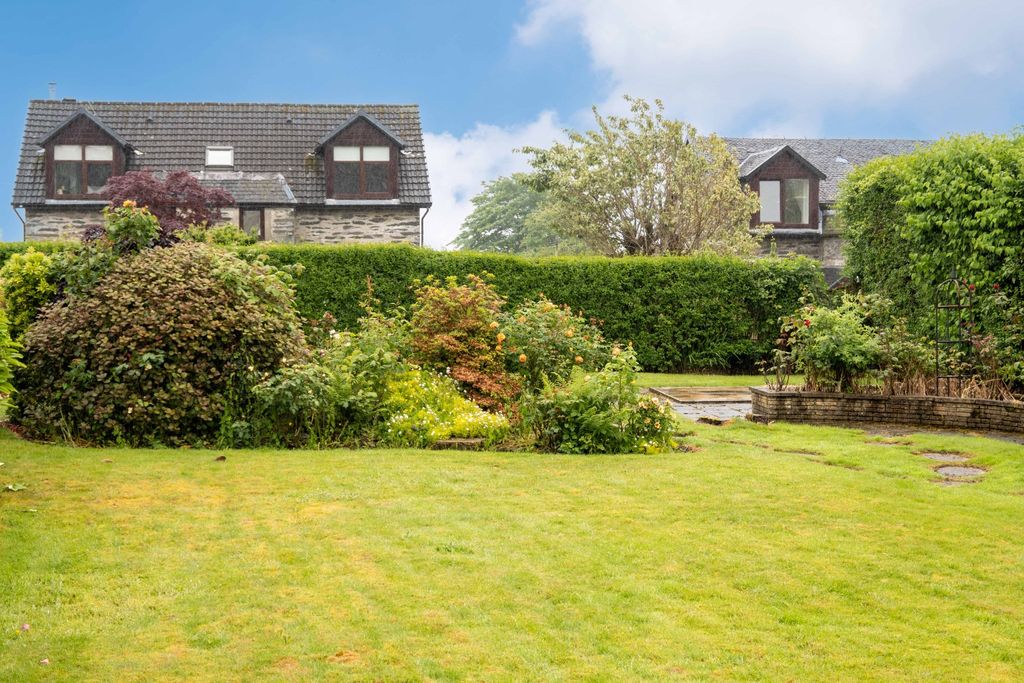 Property photo 3 of 28 4892713