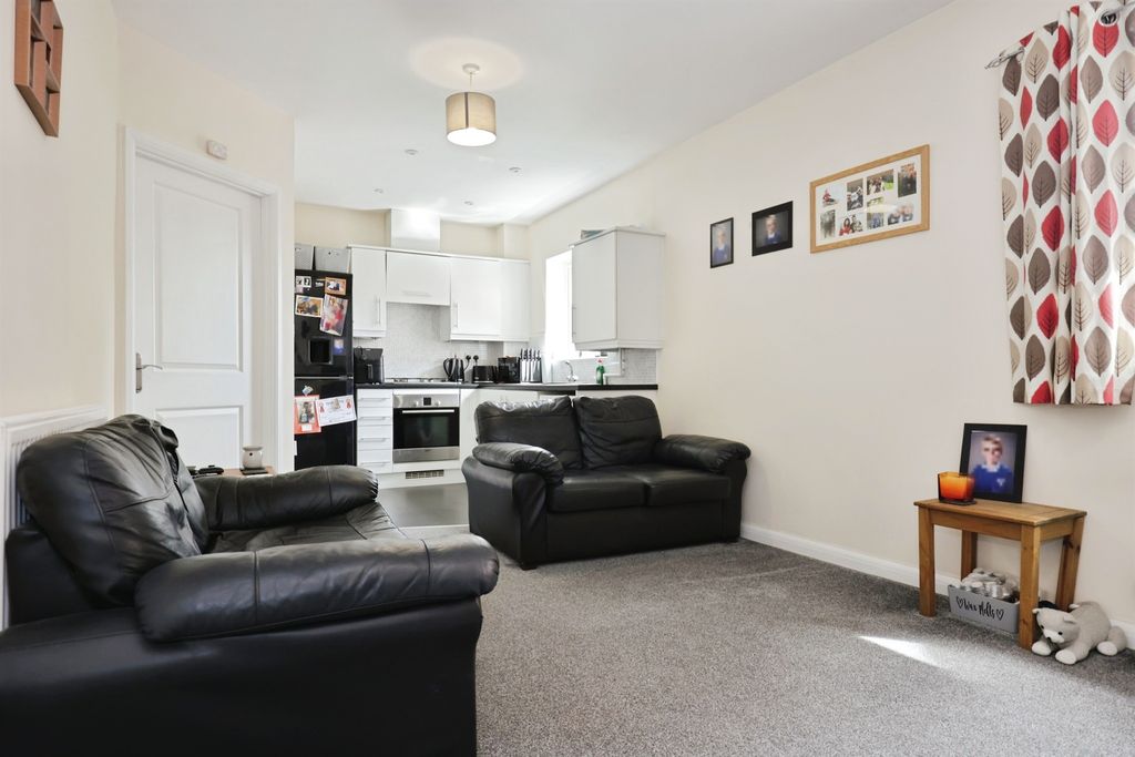 Property photo 3 of 15