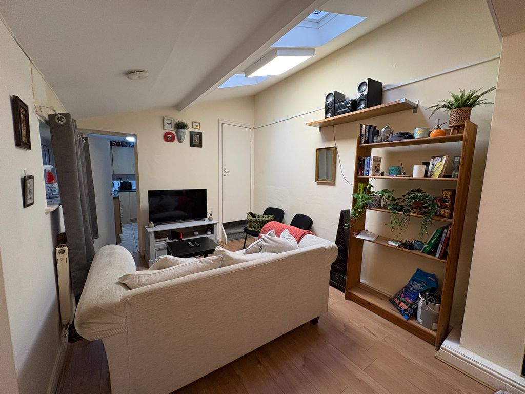Property photo 2 of 8 Picture No. 06