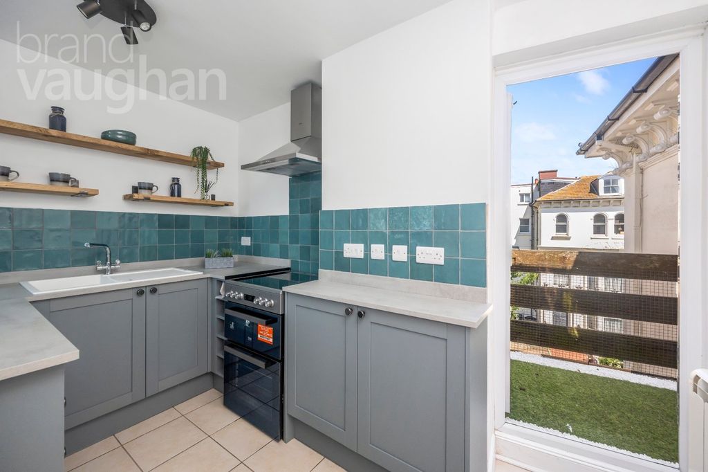 Property photo 3 of 15 Kitchen