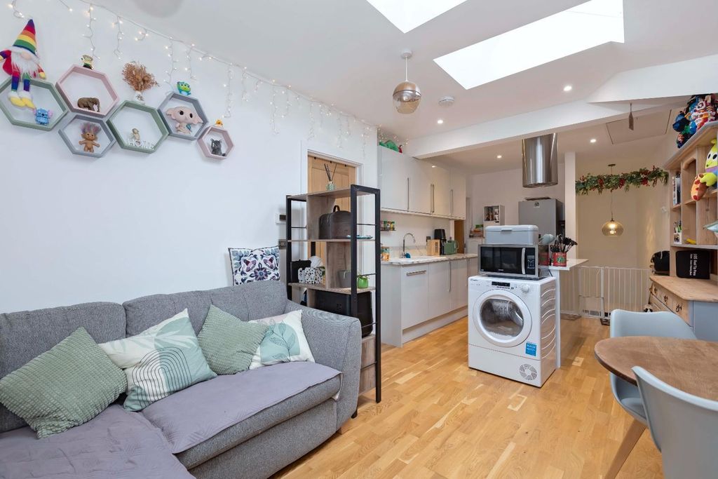 Additional image 11 of 2 bed flat for saleSchool Road, Upper Beeding, Steyning BN44