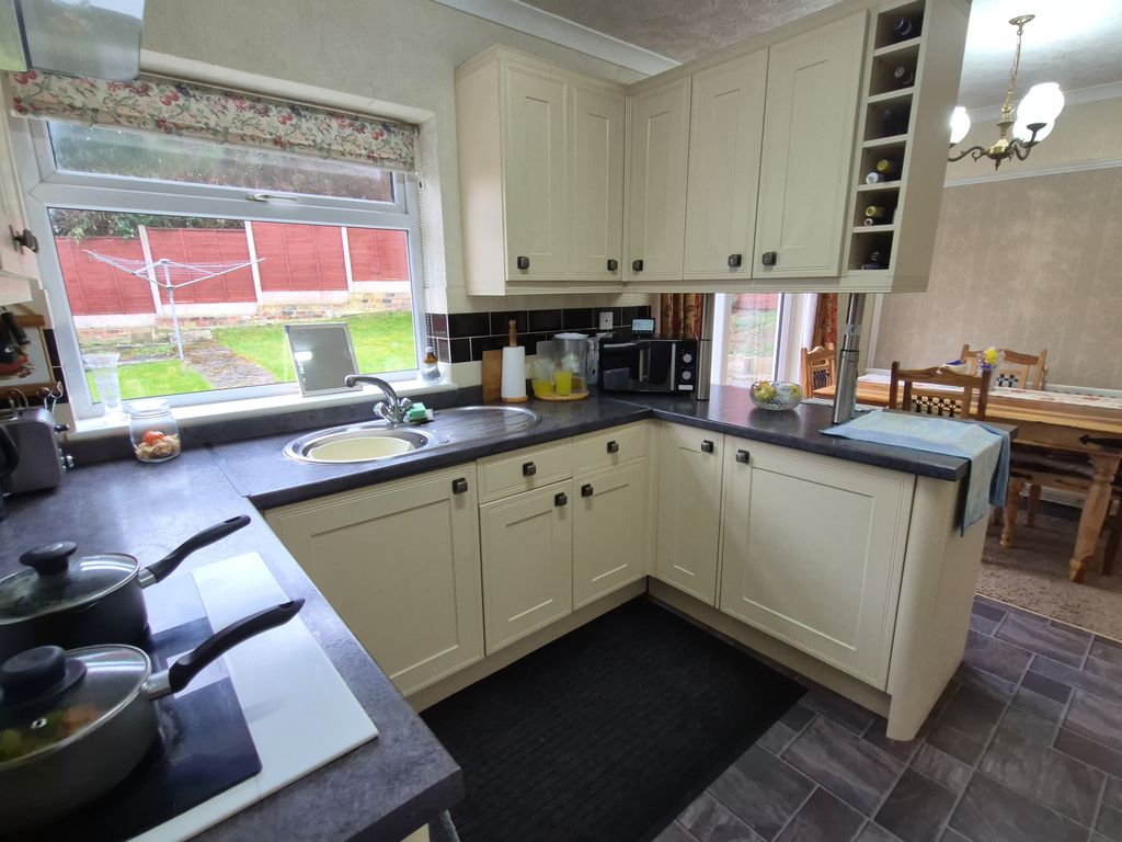 Property photo 2 of 18 Kitchen/Dining Room