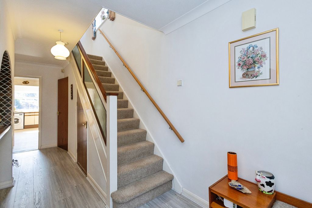 Property photo 3 of 19 Hallway