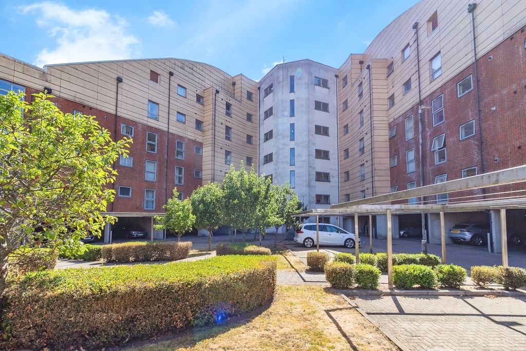 Property photo 1 of 15 Picture No. 02