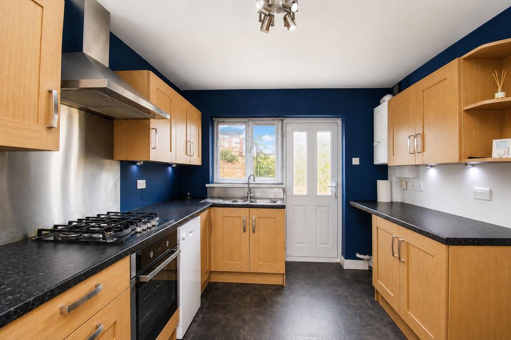 Property photo 3 of 15 Kitchen