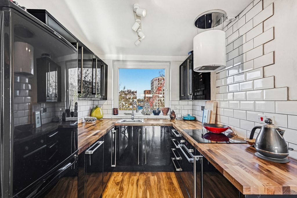 Property photo 2 of 26 Kitchen