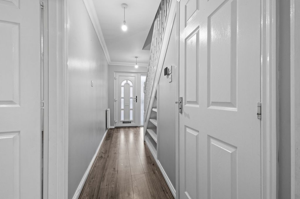 Property photo 3 of 43