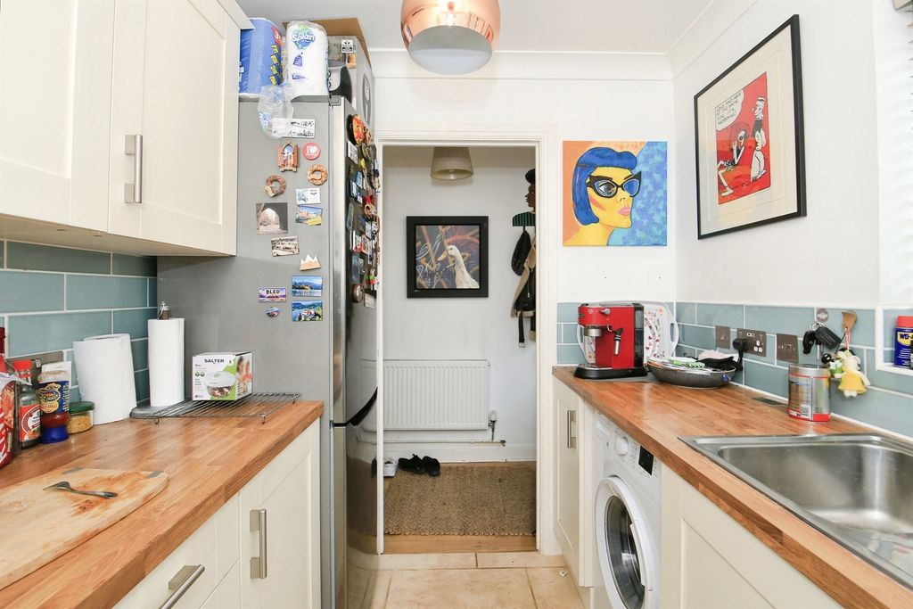 Property photo 3 of 17