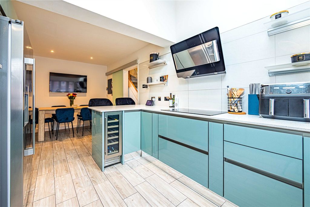 Property photo 1 of 27 Picture No. 23