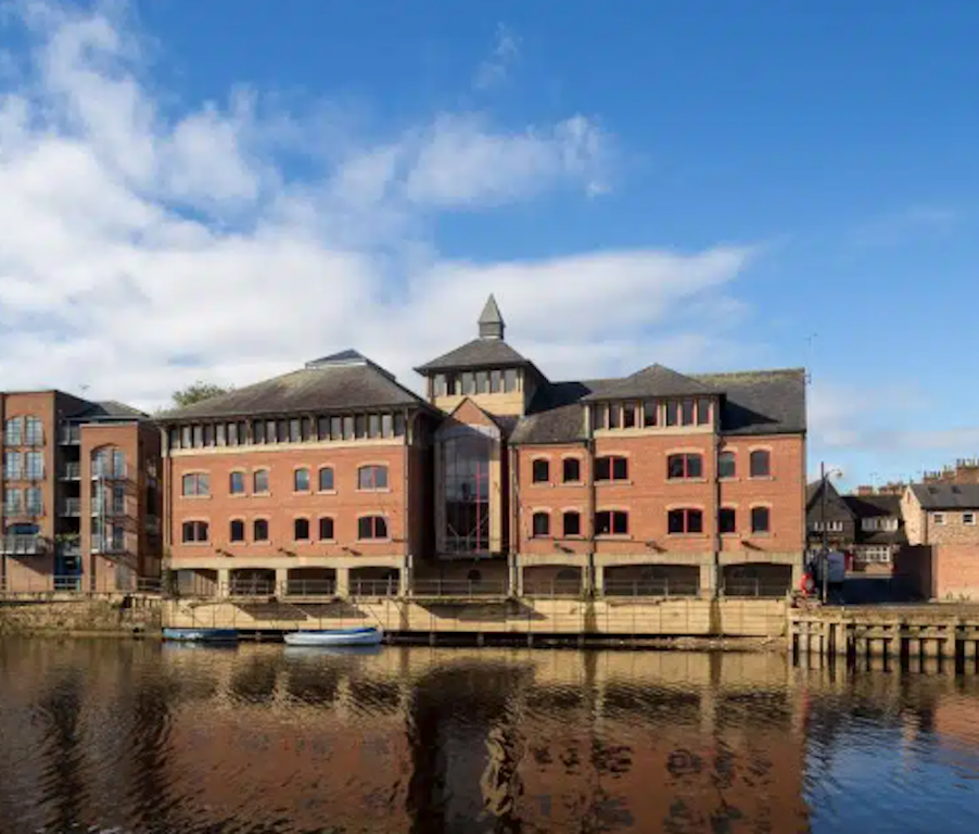 Property photo 1 of 7 Photo 0