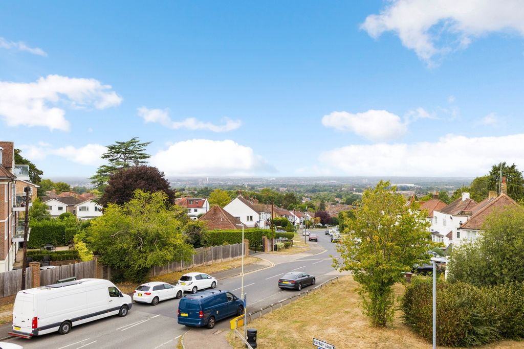 Property photo 3 of 22 97340_Flat 3 2 Ca...