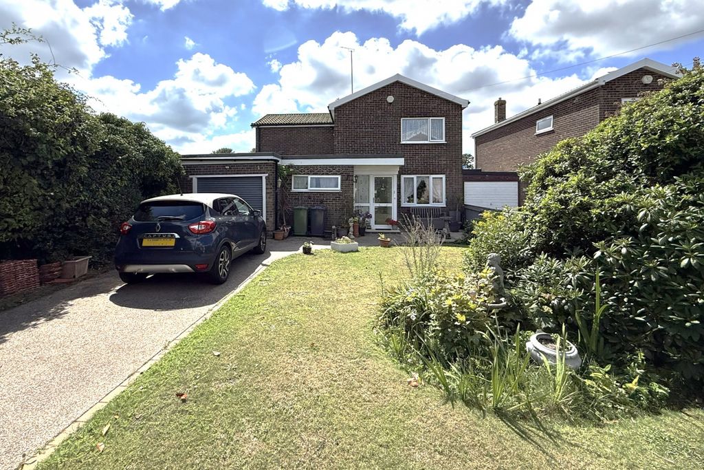 Property photo 1 of 20 Detached 4/5 Bed Family Home Close To The Sea
