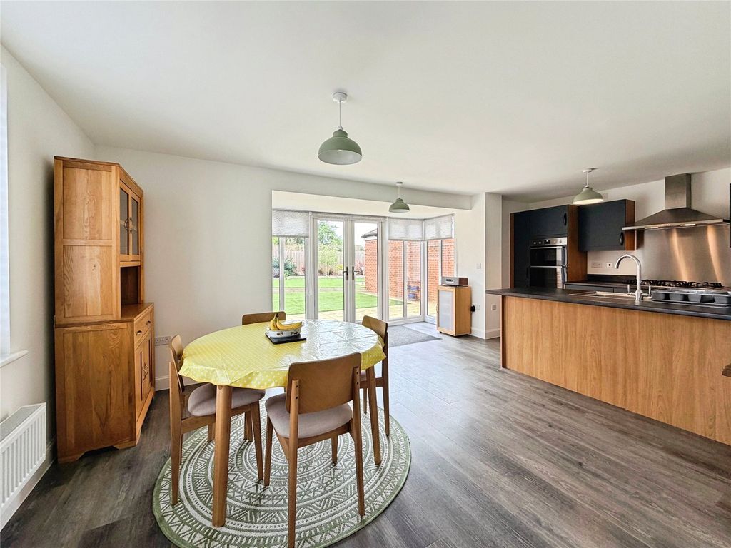 Property photo 3 of 31 Picture No. 28