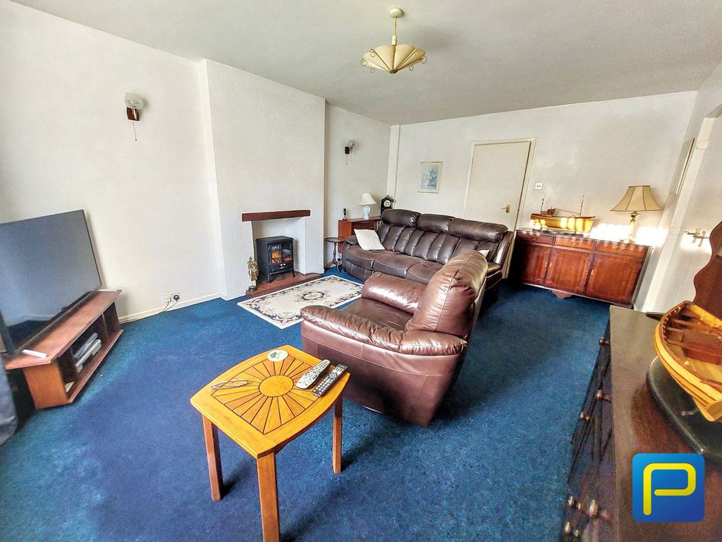 Property photo 2 of 31