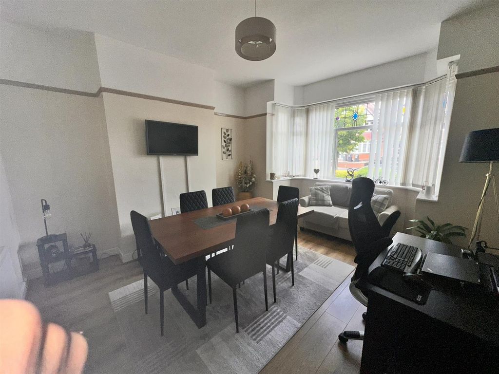 Property photo 3 of 13 Dinning Room
