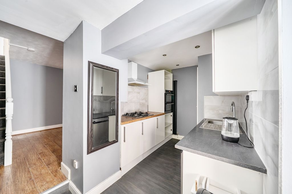 Property photo 3 of 13 15128259