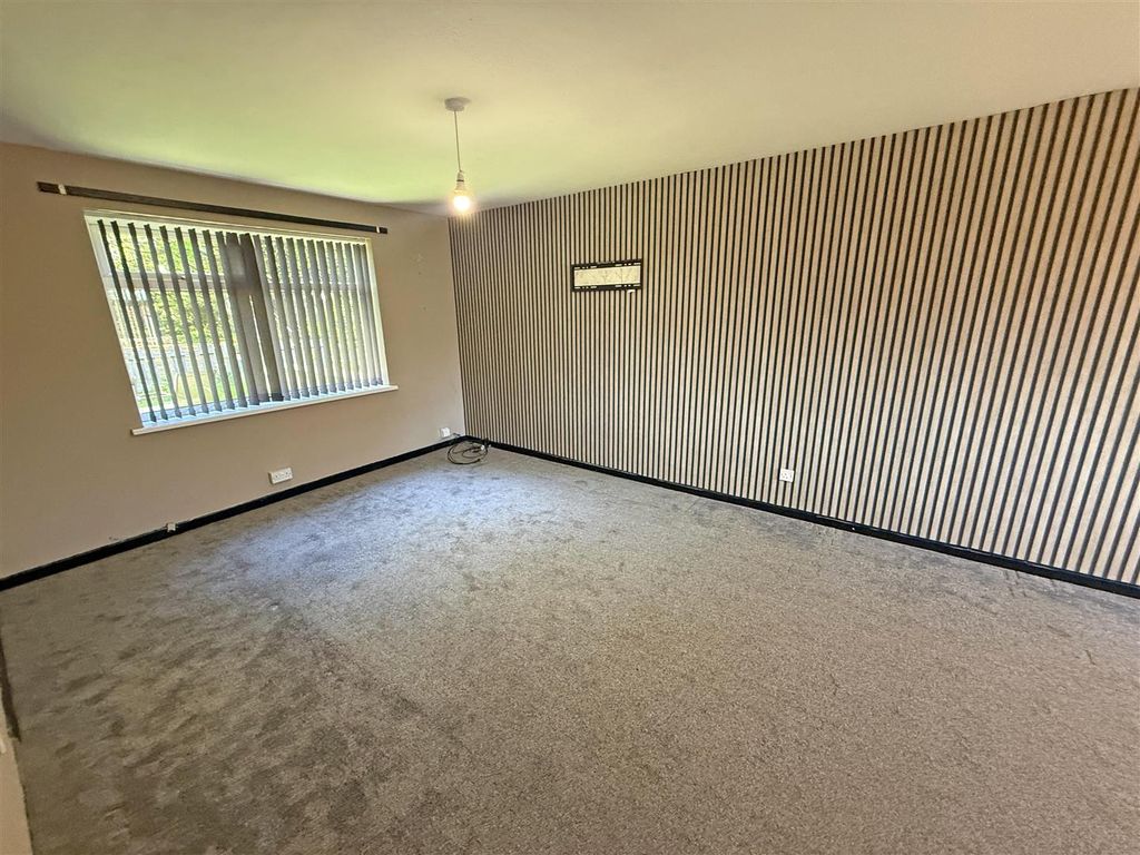 Property photo 2 of 11 Living Room.Jpg