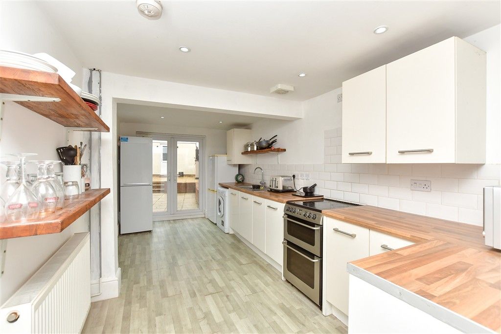 Property photo 2 of 17 Kitchen