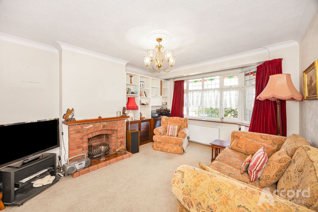 Property photo 3 of 20
