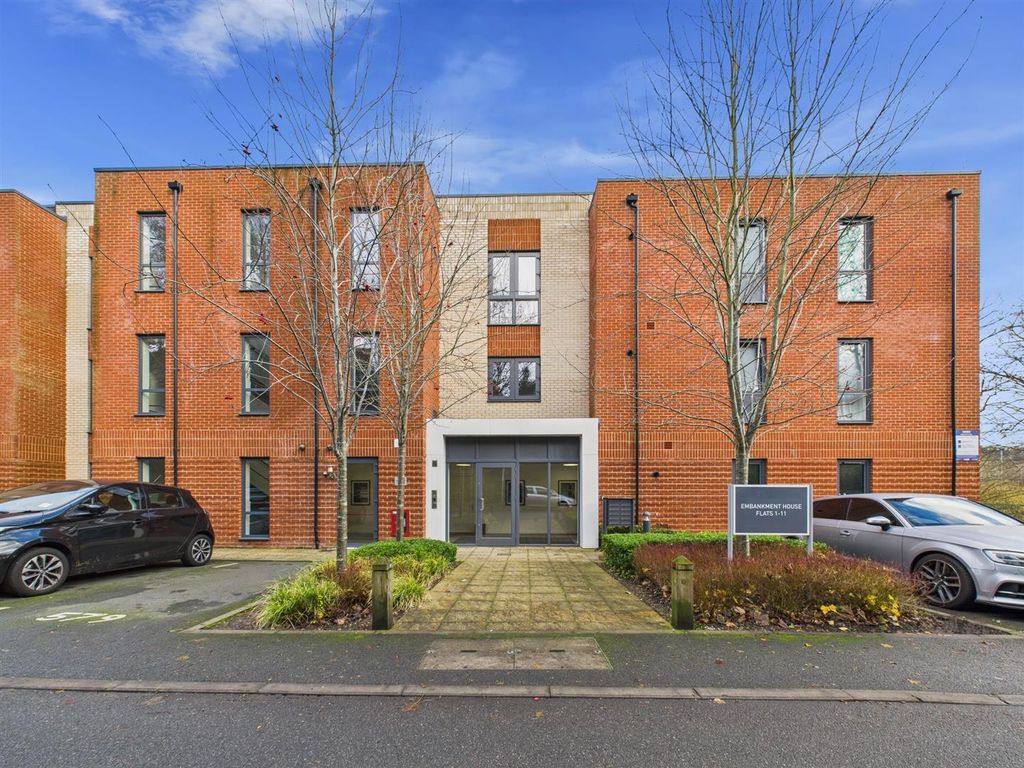 Property photo 1 of 12 Cam02885G0-Pr0525-Still017.Jpg