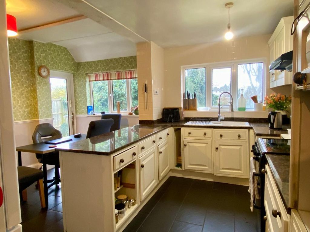 Property photo 3 of 17 2047d97d-4E6F-478B-9A48-4F5813F5c7B7.Jpg