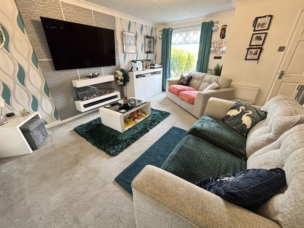 Property photo 3 of 25