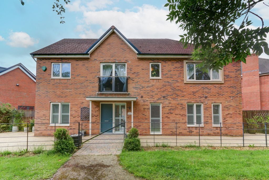 Property photo 1 of 25