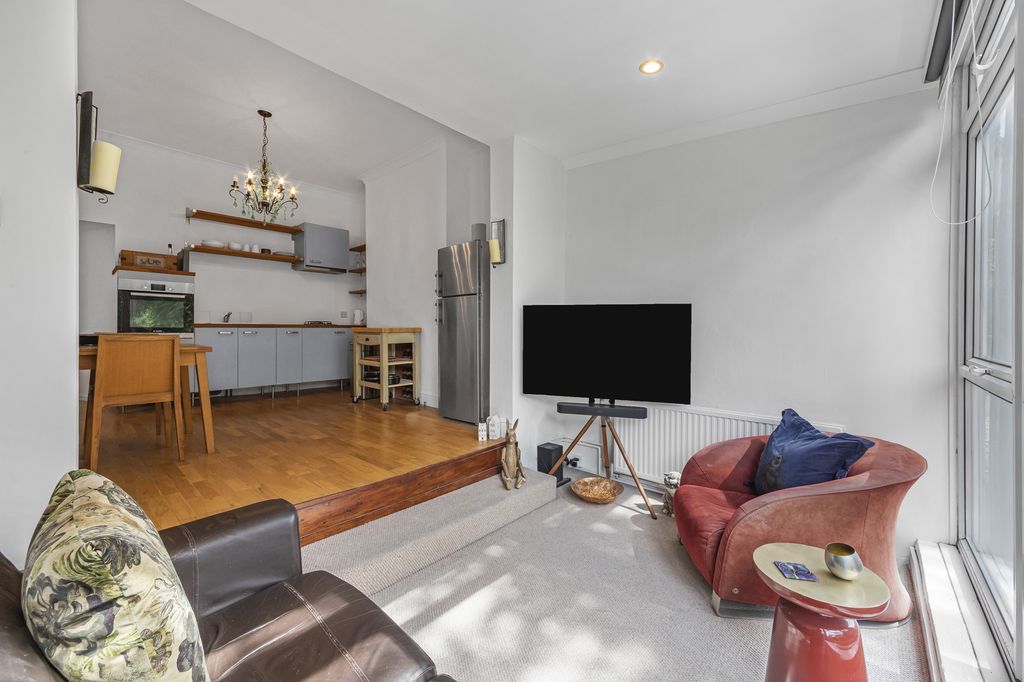 Property photo 2 of 10