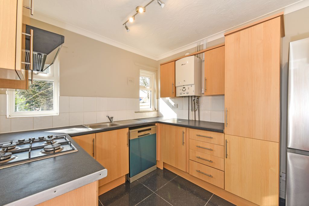 Property photo 2 of 24