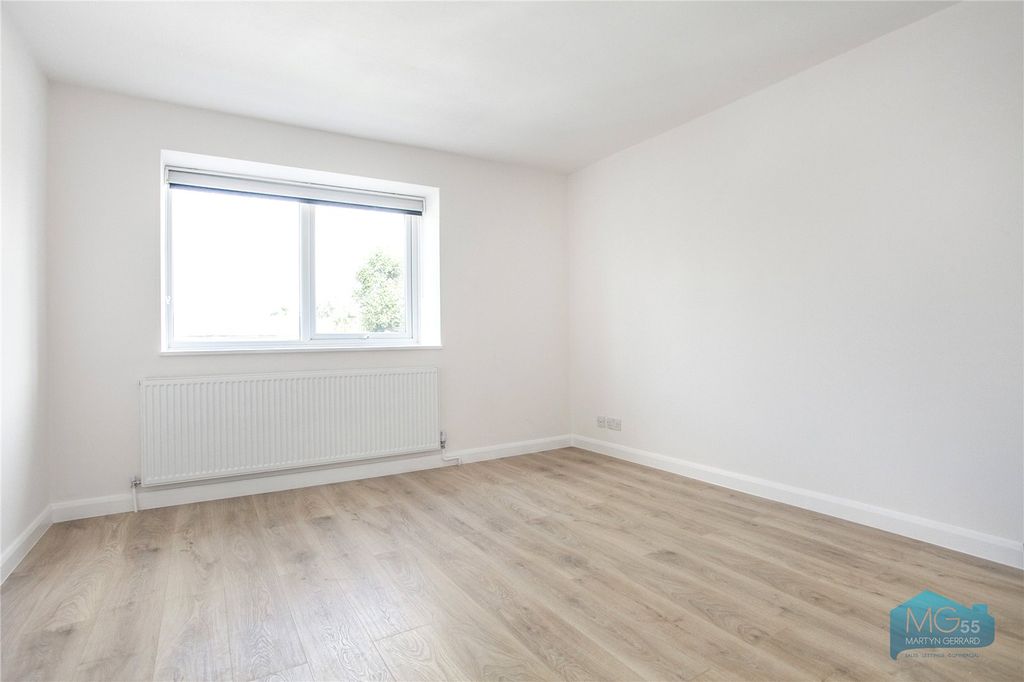 Property photo 2 of 11 Picture No. 15