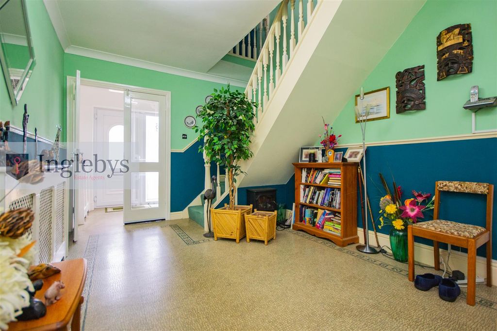 Property photo 3 of 47