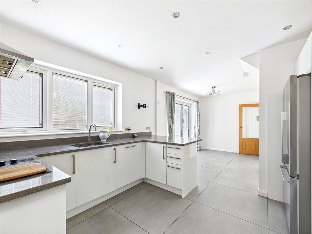 Property photo 2 of 20 Picture No. 24