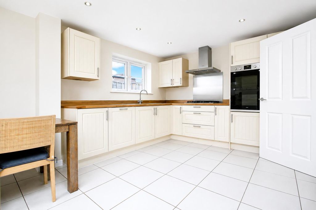 Property photo 2 of 23 2.Png