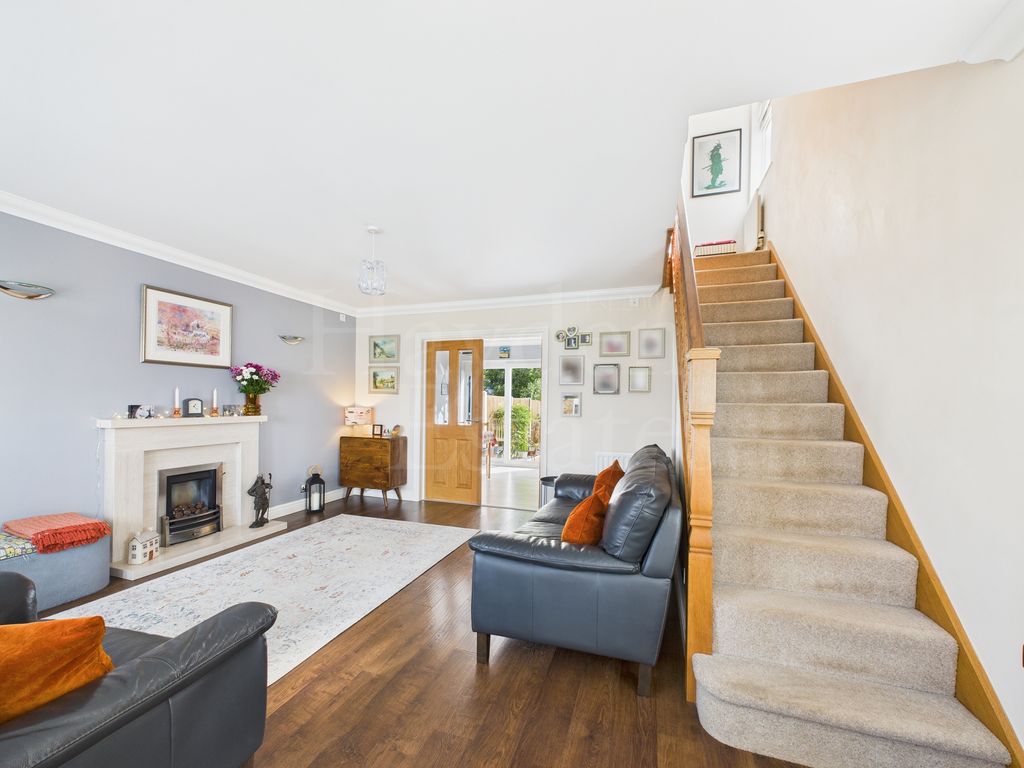 Property photo 2 of 27