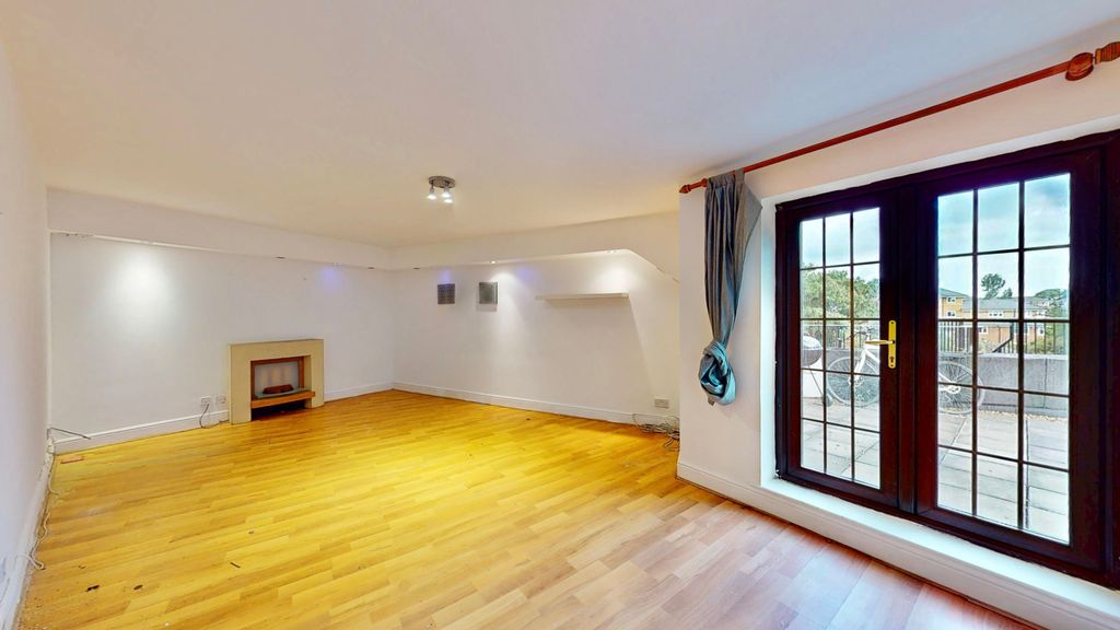 Property photo 2 of 16 Picture No. 29