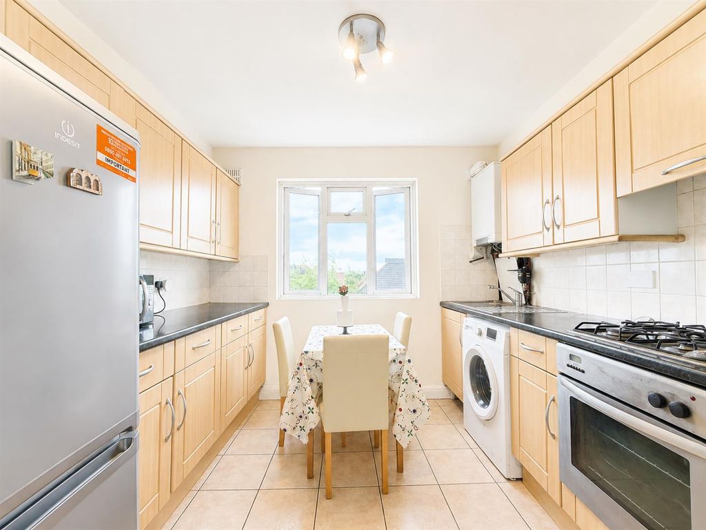 Property photo 3 of 8 Kitchen/ Diner