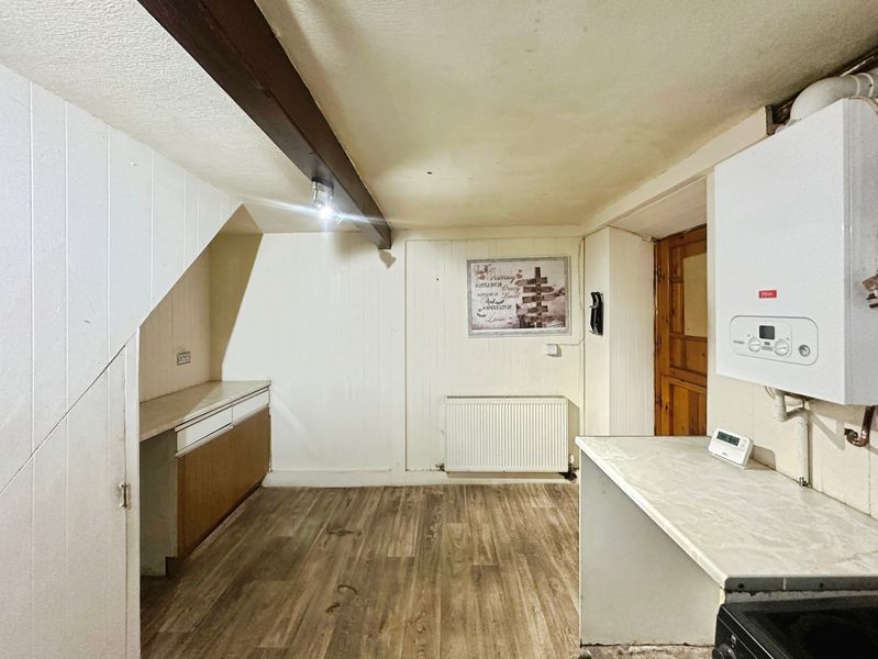 Property photo 3 of 9 Kitchen