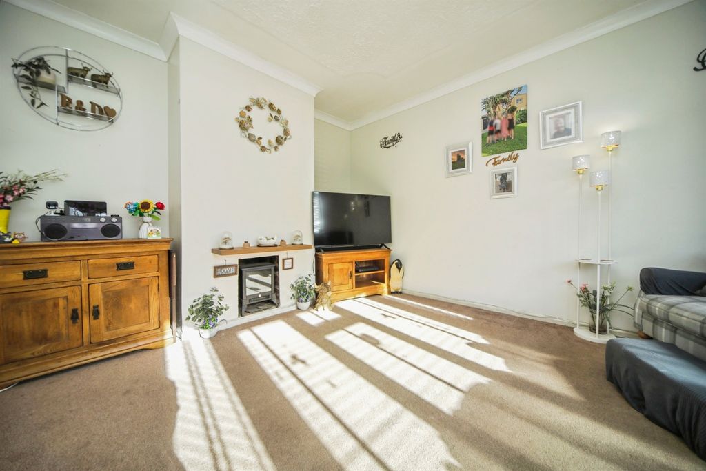 Property photo 3 of 15