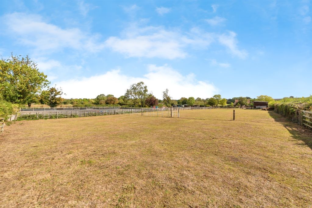 Property photo 2 of 33