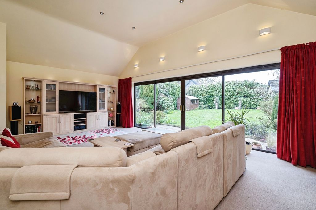 Property photo 2 of 27 Pbox-Img.Jpg
