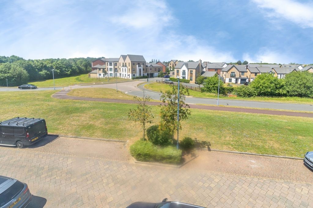 Property photo 1 of 19 Pbox-Img.Jpg