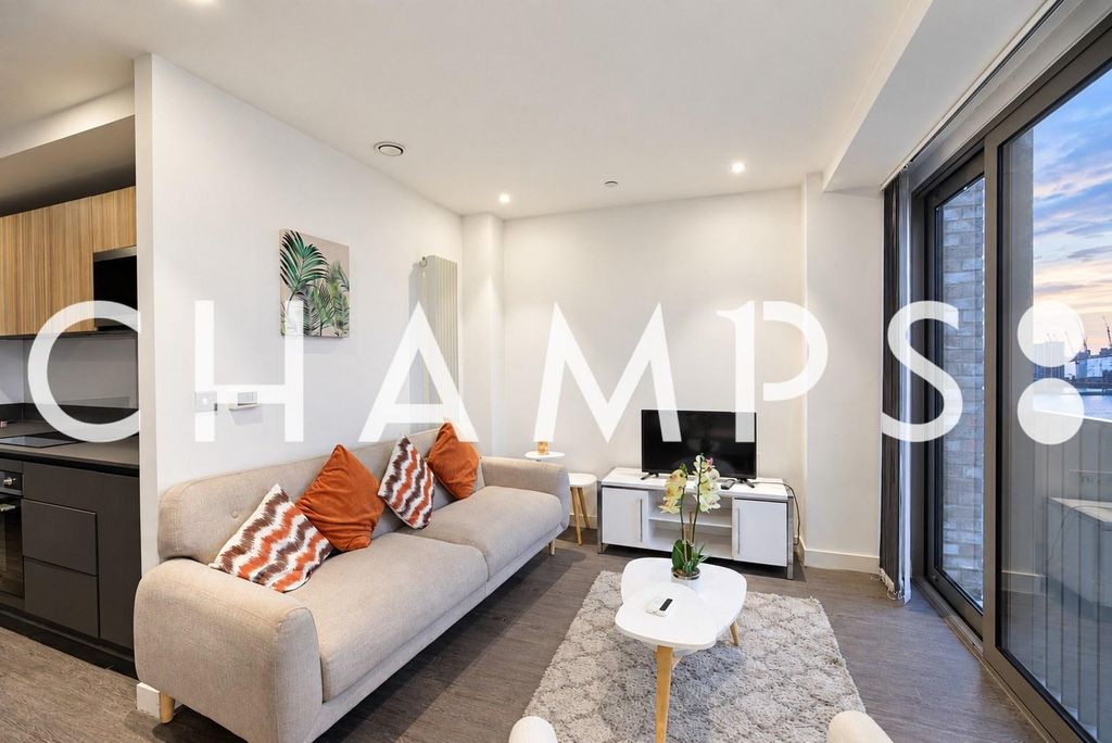 Property photo 1 of 8 2 Bed To Rent, Western Gateway, Royal Docks, E16