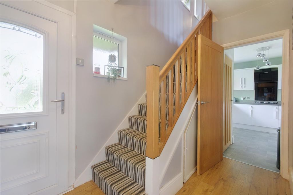 Property photo 2 of 24 Hall Dsc_8326.Jpeg