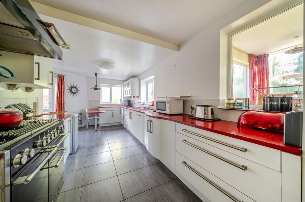 Property photo 2 of 23 1536561-13-1A16349Ad3B83