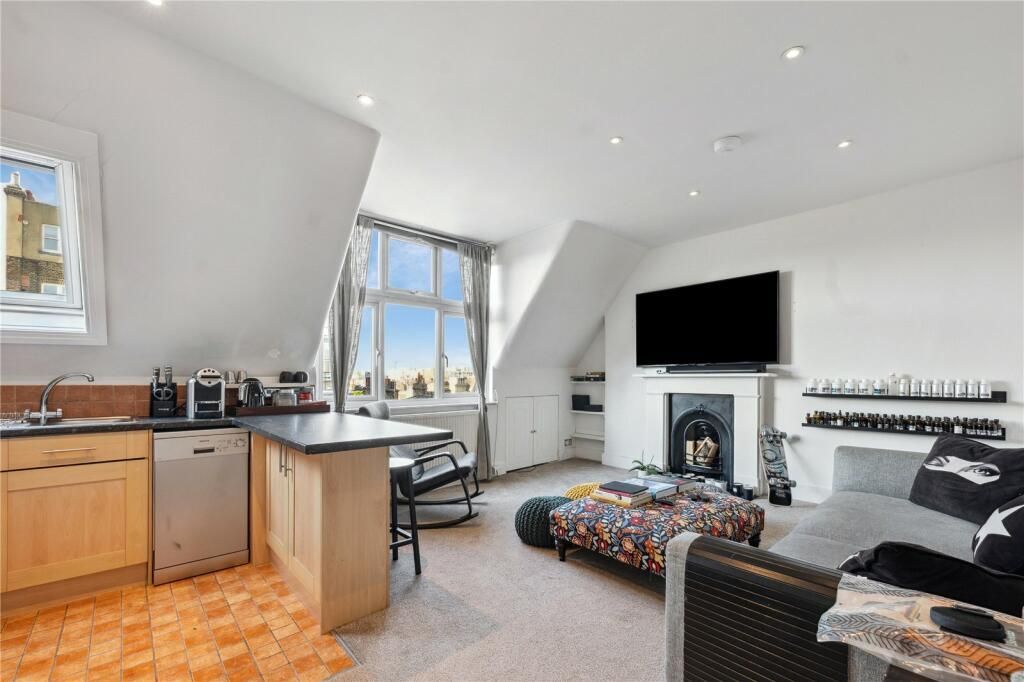 Property photo 2 of 8