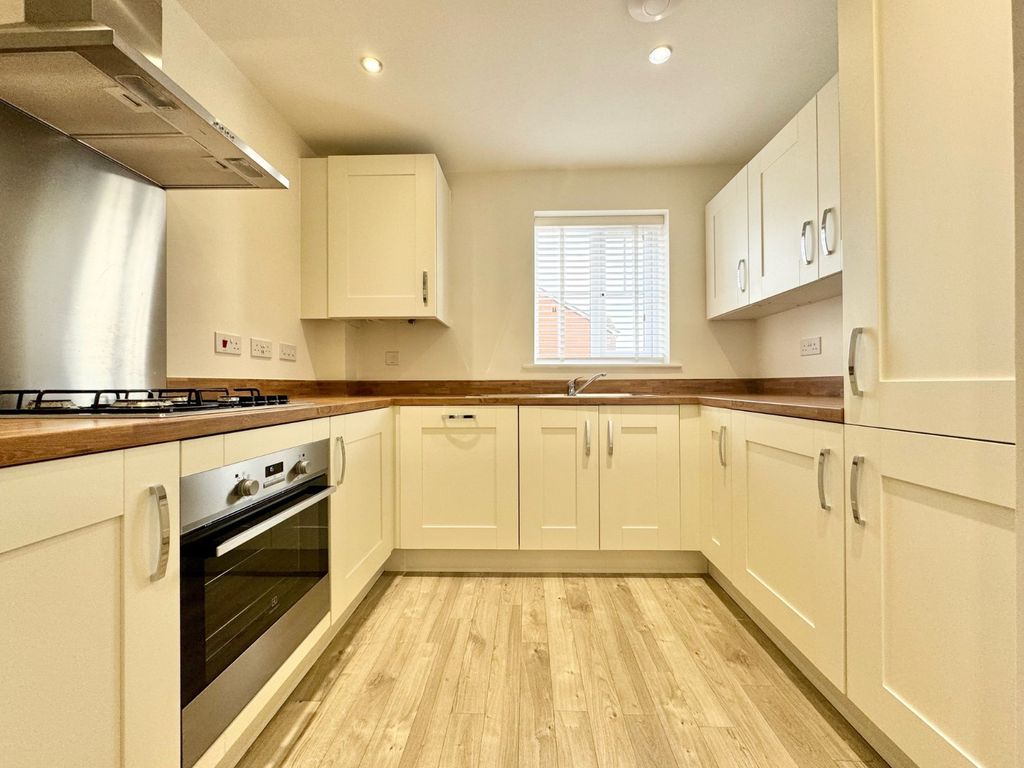 Property photo 3 of 11 Picture No. 17