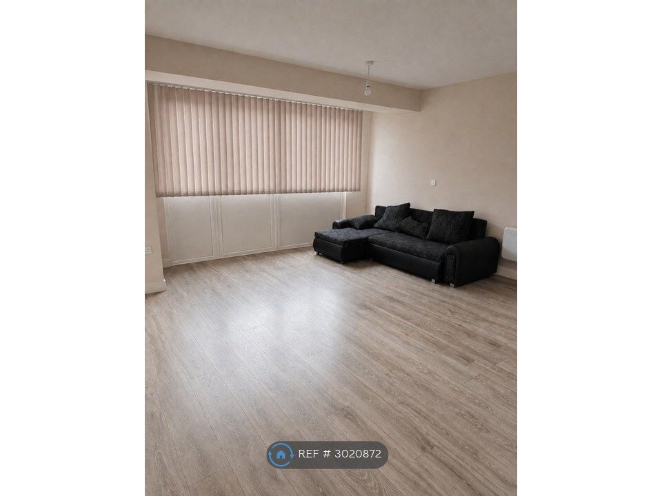 Property photo 1 of 5 Living Room