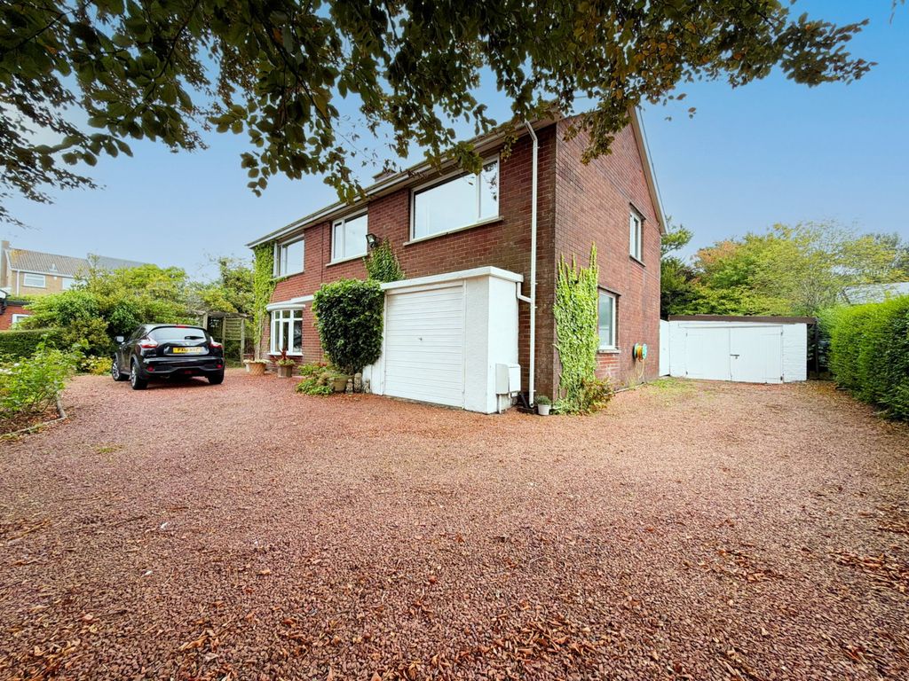 Property photo 3 of 34