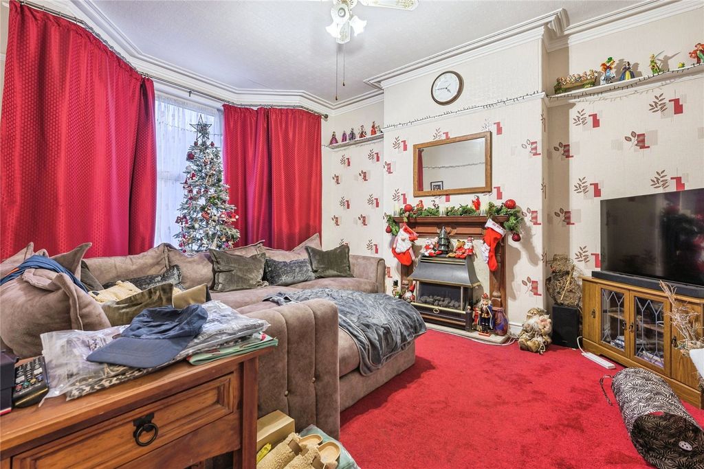 Property photo 2 of 17 Picture No. 04