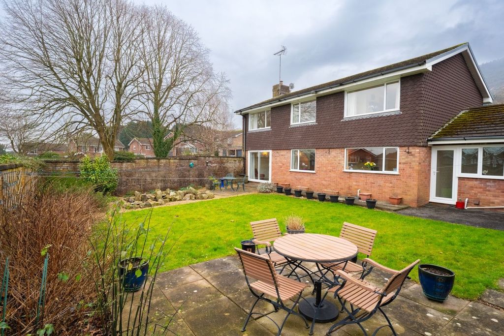 Property photo 3 of 25